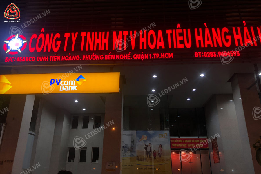 bảng hiệu lam nhôm chữ inox