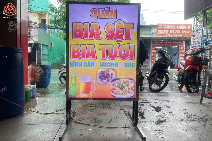 hộp đèn bạt có chân