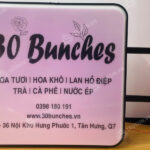 hộp đèn hút nổi