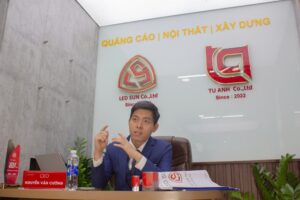 CEO Văn Cường tư vấn làm bảng hiệu quận Tân Phú