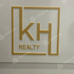 logo trong nhà
