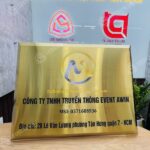 dịch vụ làm bảng inox in uv
