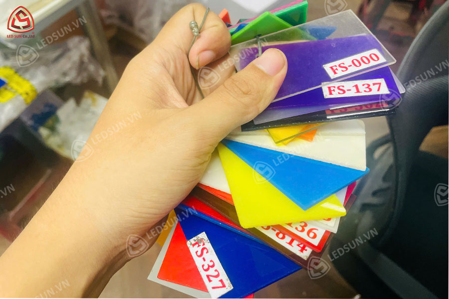 chất liệu mica