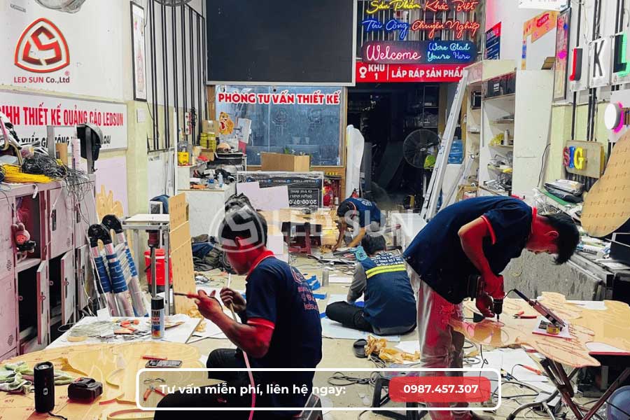 Làm biển hiệu công ty quận 7