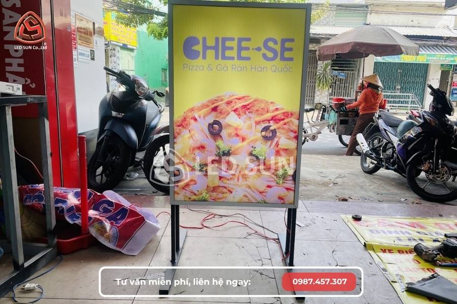 biển quảng cáo đứng hộp đèn 