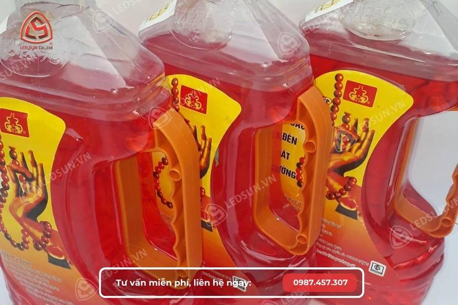 Sử dụng Dầu lửa để tẩy keo 502 dính trên tay​