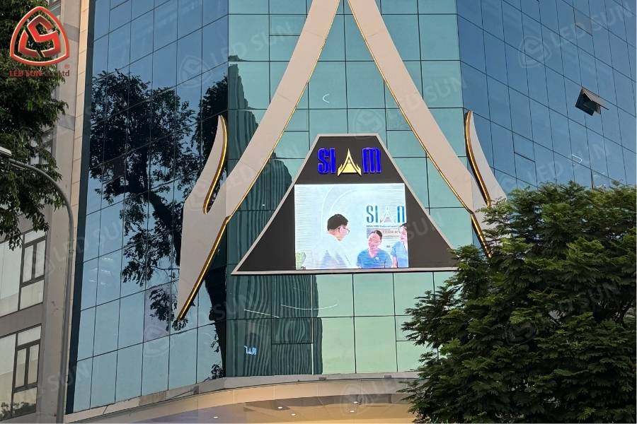 Màn hình LED P5 ngoài trời trình chiếu tại bệnh viện Siam Thailand