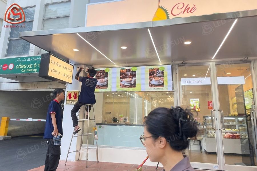 Mặt tiền quán Durian sau khi hoàn thiện.