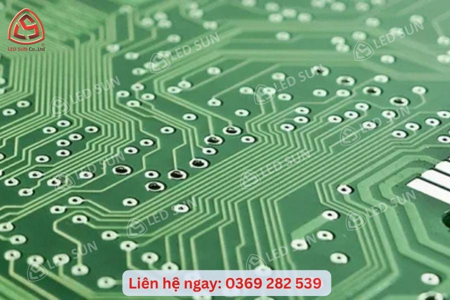 Thiết kế đường mạch trên PCB ảnh hưởng đến tín hiệu và chất lượng hiển thị LED