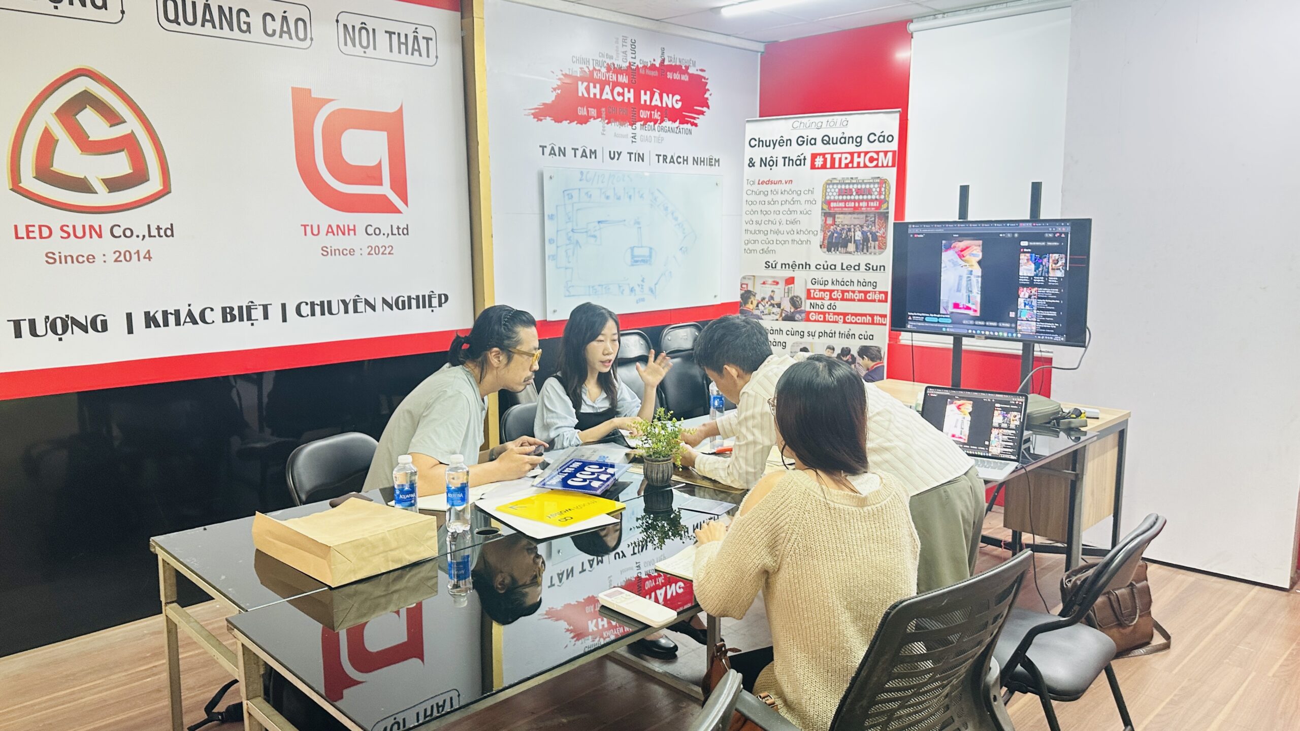Phòng Họp Xưởng Sản Xuất