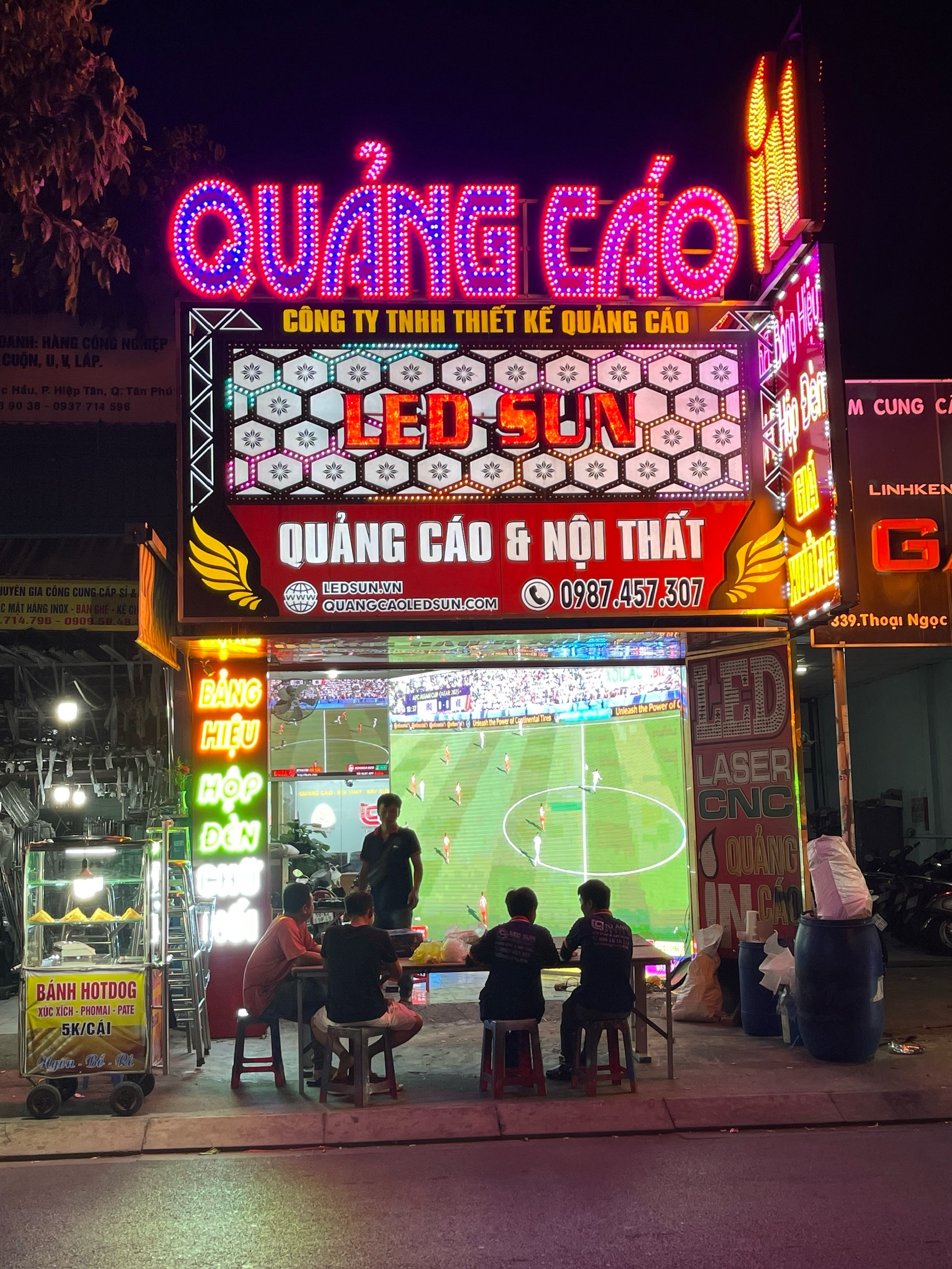 Vận hành máy cắt laser CNC kim loại